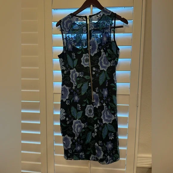 Calvin Klein Embroidered Floral Sleeveless Sheath Dress Size 10 - Picture 2 of 3